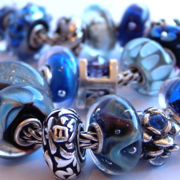 🍒 2PC BLUE SPARKLE BEADS CHARM GEM DIY BRACELET BEAD CREATION TROLL PANDORA - Picture 6 of 7